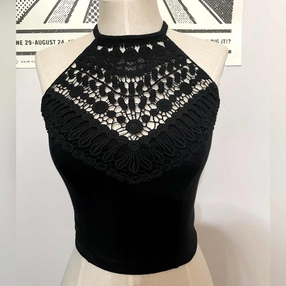 Brand New Forever 21 Embroidered Crop Top in Black Size M
